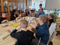 b_1024_768_0_00_images_2022_2023_kwiecien_warsztaty_jaja_339622784_917381762794964_8976366861551727763_n